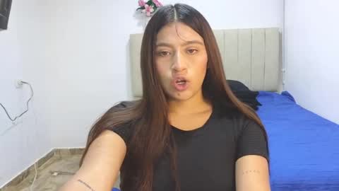 adellein foxx online show from July 21, 5:48 pm