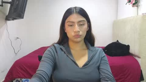 adellein foxx online show from July 23, 11:56 am