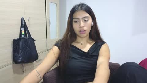 adellein foxx online show from August 26, 4:31 am