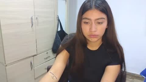 adellein foxx online show from August 31, 5:52 am