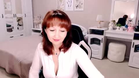 AdeleMoran online show from July 22, 6:10 pm