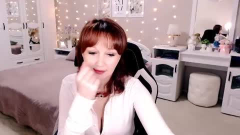 AdeleMoran online show from August 7, 8:20 pm