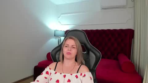 AdeleRavelle online show from August 12, 1:13 pm