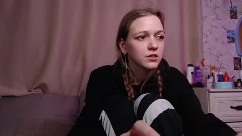 adelin_maxwell online show from May 13, 7:03 pm