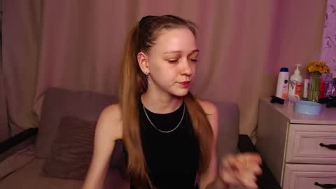 adelin_maxwell online show from May 18, 3:34 pm