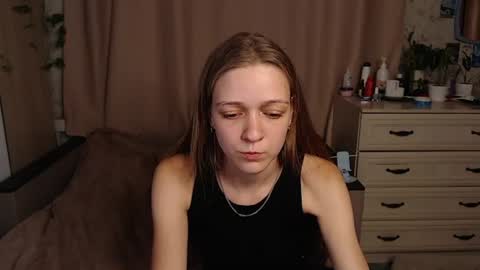 adelin_maxwell online show from June 20, 10:10 pm