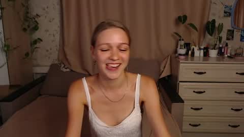 adelin_maxwell online show from August 1, 3:40 pm