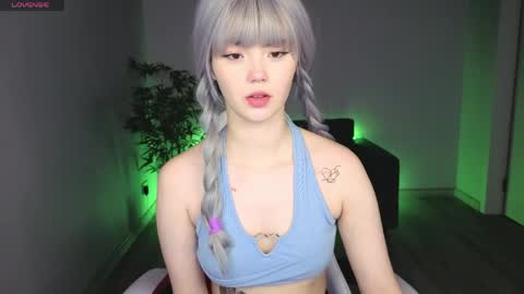 adelina__flower online show from May 9, 4:48 am