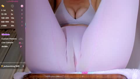 adelinaconte1 online show from August 13, 9:40 pm