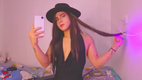 adeline_777 online show from September 2, 3:14 pm