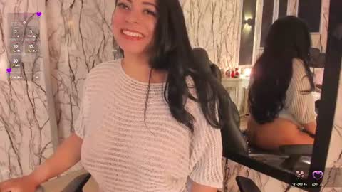 adelinemoretti online show from August 12, 5:59 pm
