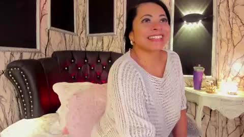 adelinemoretti online show from August 14, 11:19 pm