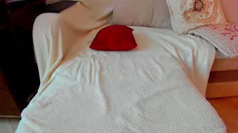 Amy online show from August 12, 5:32 am