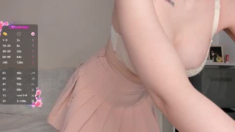 adelins_peach online show from April 9, 10:45 am