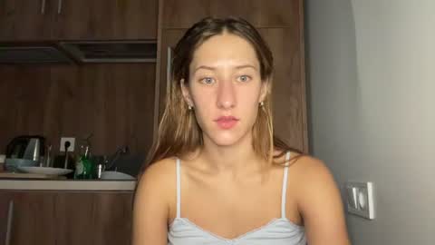 Adell online show from August 4, 9:34 pm