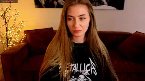 adelyna_bird online show from July 16, 8:48 am
