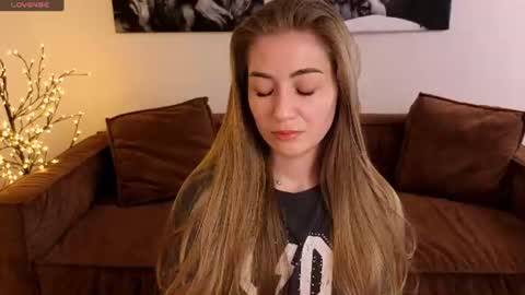 adelyna_bird online show from July 31, 9:37 am