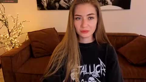 adelyna_bird online show from August 1, 11:27 am