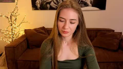 adelyna_bird online show from August 7, 7:30 am