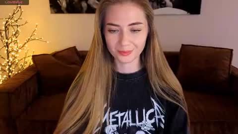adelyna_bird online show from August 9, 8:59 am