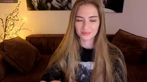 adelyna_bird online show from August 11, 7:43 am