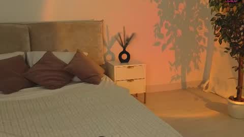 Selestia online show from August 8, 1:44 pm