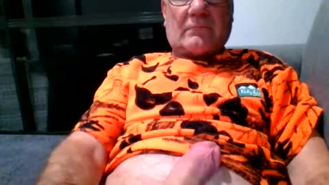 adjustable14 online show from August 9, 1:12 pm