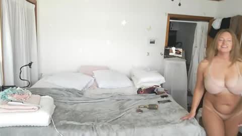 adorable22 online show from July 28, 4:46 pm