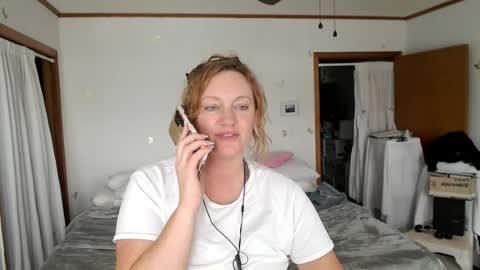 adorable22 online show from August 6, 10:09 pm