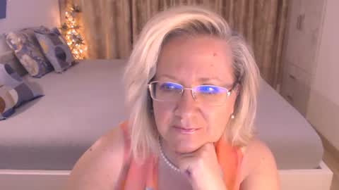 Cryna online show from August 8, 9:26 pm