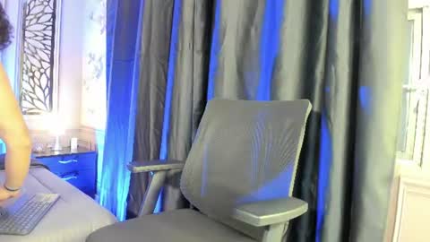 Adrian online show from August 14, 3:43 am