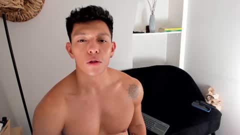 Adrian del Mar online show from August 14, 10:02 pm