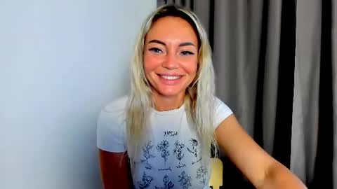 Adriana online show from July 18, 6:20 pm