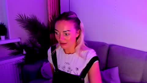 Adriana online show from August 9, 6:31 pm