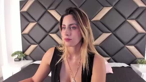 Adriana Harlow online show from August 18, 8:37 pm