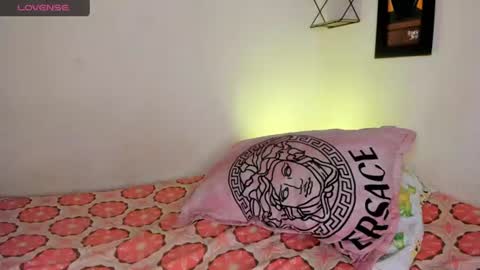 adrianny online show from July 28, 3:01 am