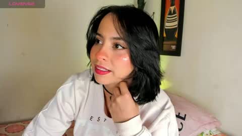 adrianny online show from August 2, 4:19 am