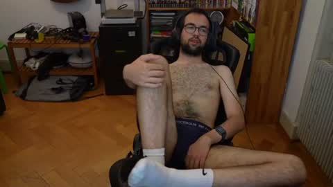 adrien_b online show from July 8, 8:13 pm