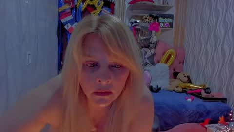 adriiana_fox_ online show from July 23, 6:21 pm