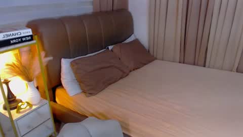 Ur Dream girl online show from August 4, 7:38 am
