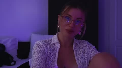 Aelia online show from July 20, 4:48 am