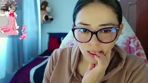 lia online show from August 3, 6:59 pm