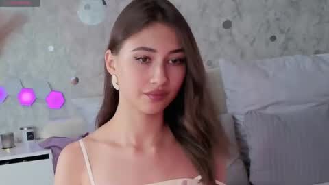 AffiinaLovsx online show from August 4, 8:55 am