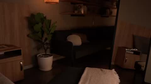 Emma online show from August 5, 12:41 am