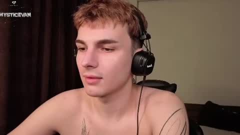 Evan online show from August 13, 10:46 pm