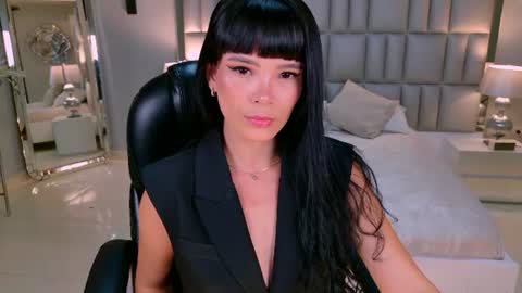 Agatha online show from August 3, 1:01 am
