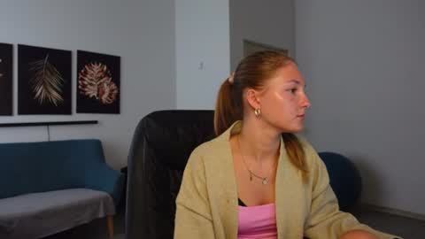 Anna and Lilly online show from July 29, 8:21 am