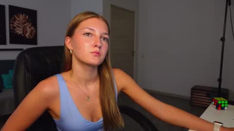 Anna and Lilly online show from August 1, 7:36 am