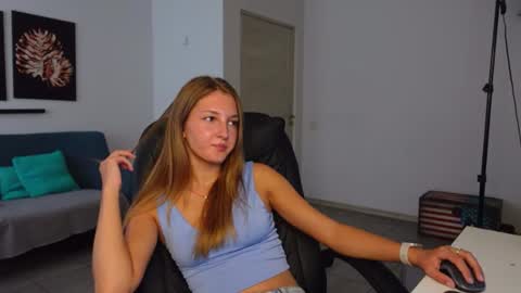Anna and Lilly online show from August 1, 8:42 am