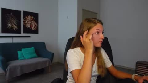 Anna and Lilly online show from August 3, 10:55 am